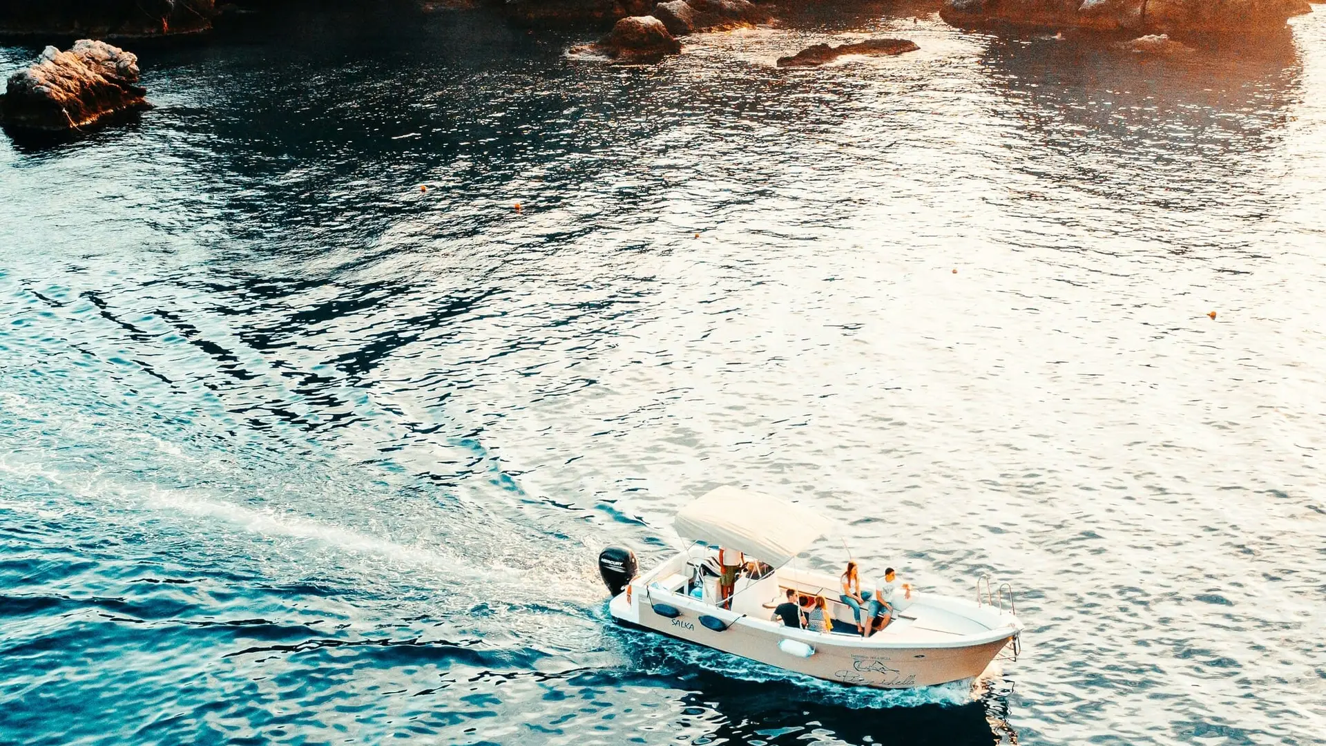 Boat Tour a Taormina di Gruppo con Aperitivo