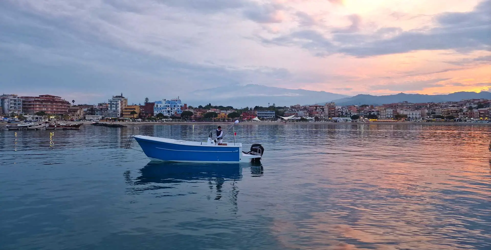 Noleggio barche a Taormina con skipper